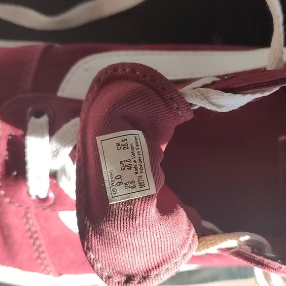 Vans - Picture 6 of 8